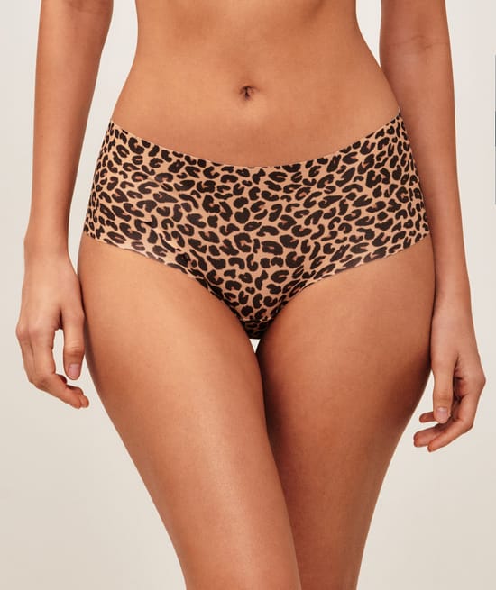 Leopard print microfiber shorty;