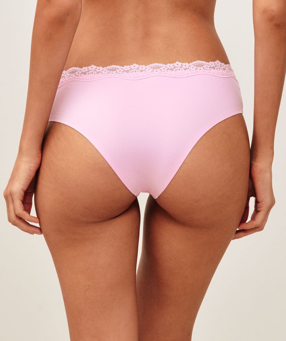 Cheeky in microfiber and lace;
