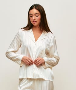 Chemise manches longues en satin ray&eacute;e;
