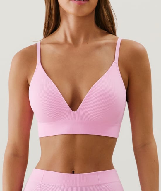 Seamless push-up bra;