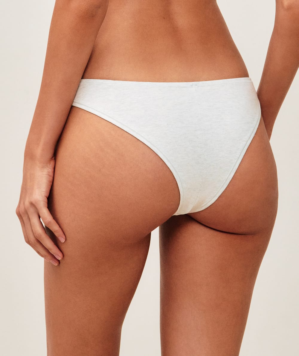 Cotton panties;