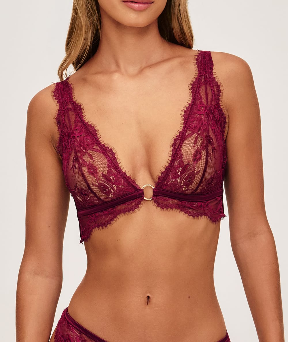 Lace triangle bra with ring;