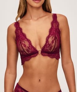 Lace triangle bra with ring;