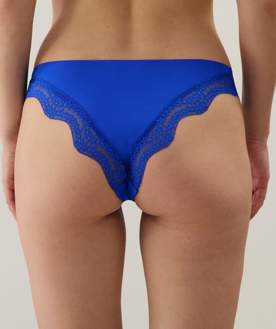 Microfibre and lace thong;