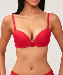 Ultra push-up bra with lace details;