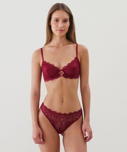 Soutien-gorge corbeille en dentelle;