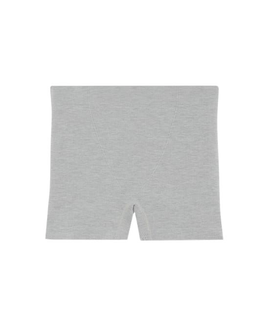 Seamless shorts;