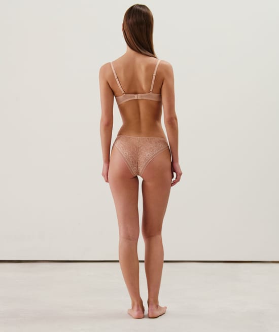 Balconette lace bra;
