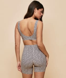 Seamless microfibre shorts with leopard print;