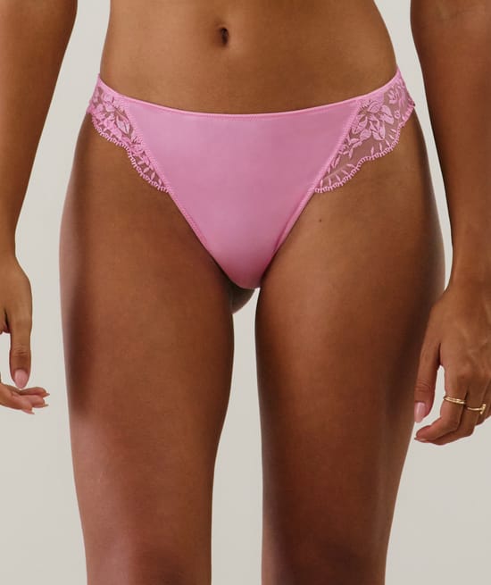 Tanga en microfibre avec broderies;