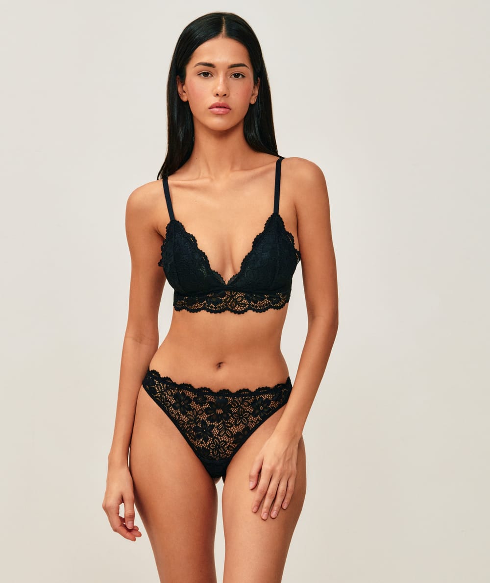 Lace floral triangle push-up bra;