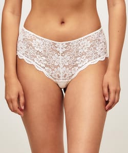 Lace floral shorty;