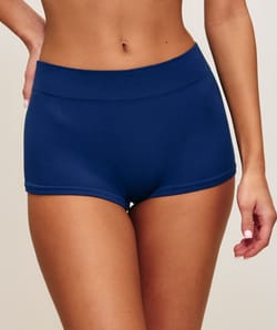 Seamless boyshorts;