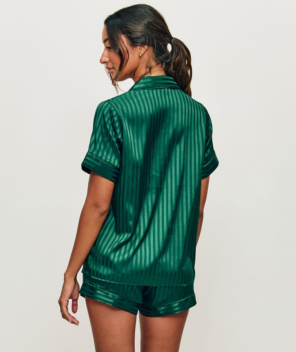 Short sleeve satin striped shirt;