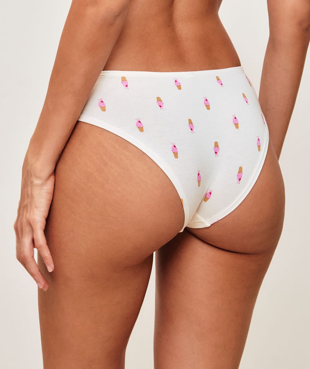 Pack of 3 colorful printed cotton panties;
