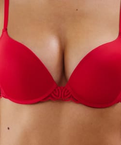 Soutien-gorge ultra push-up en dentelle rouge;