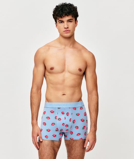 Cotton boxer shorts with strawberry print;