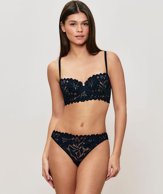 Soutien-gorge corbeille en dentelle;