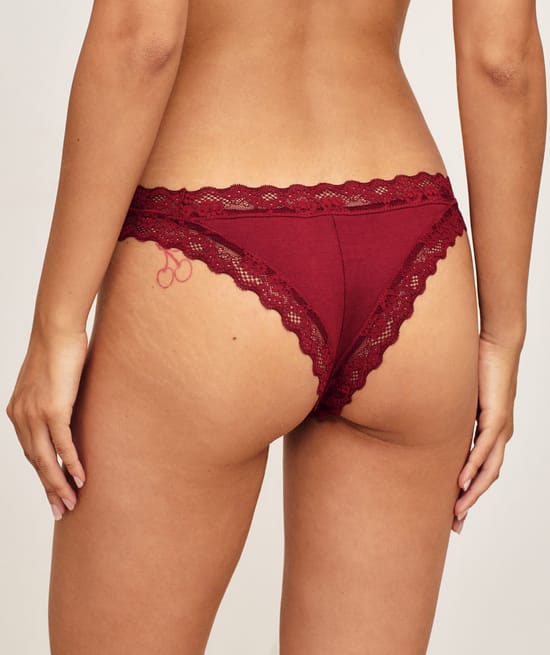 Cotton and lace thong;