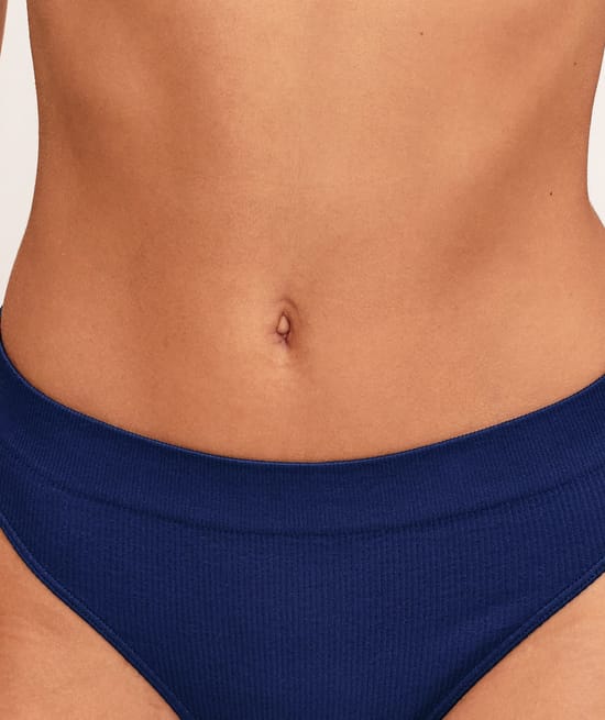 Seamless ribbed string;