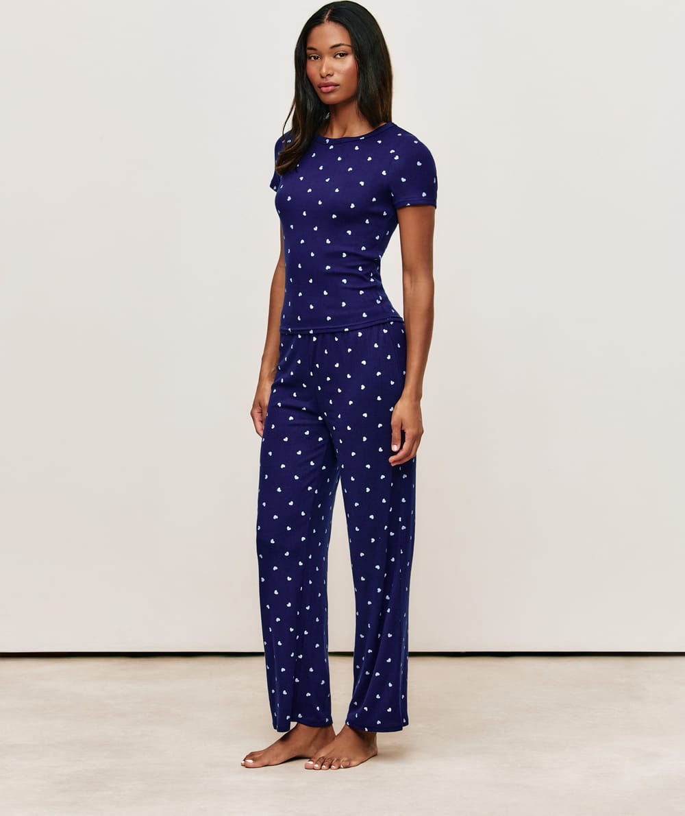 3-piece set t-shirt, trousers and jacket;