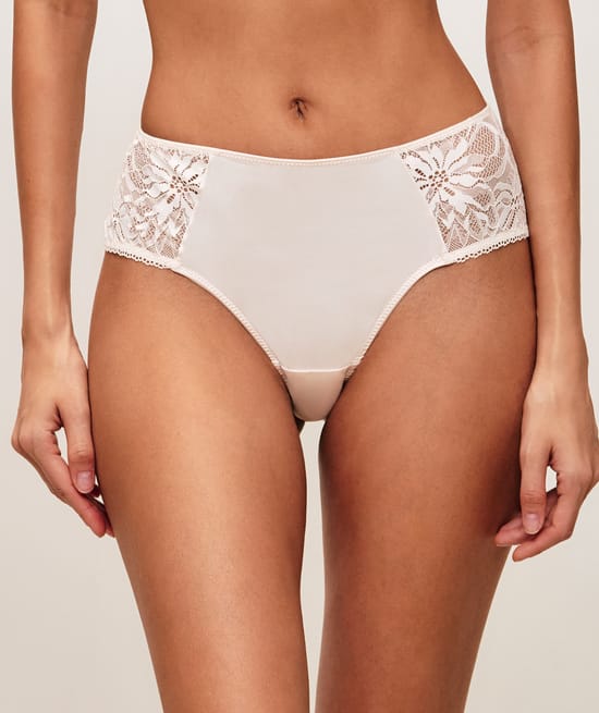 Shorty en satin et dentelle;