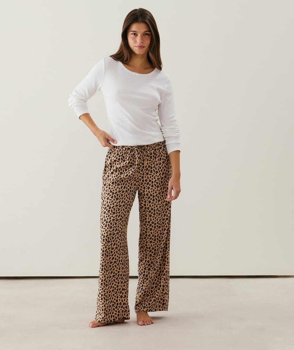 Leopard flannel trousers;