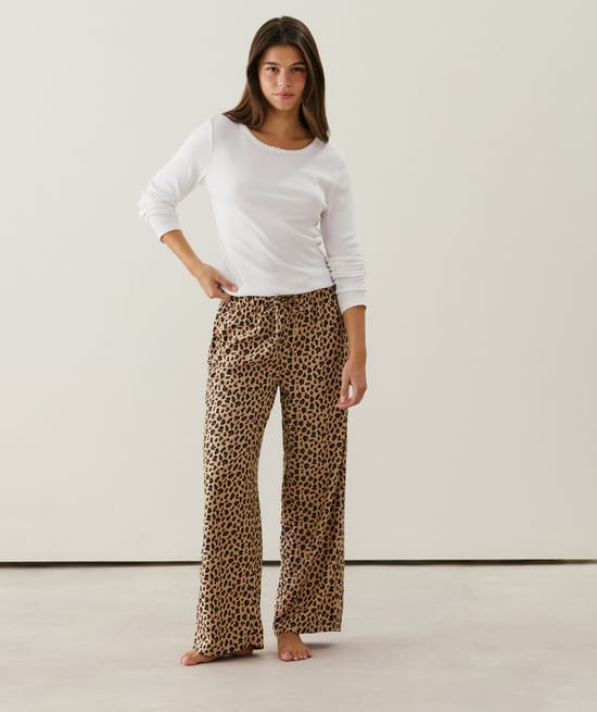 Leopard flannel trousers;