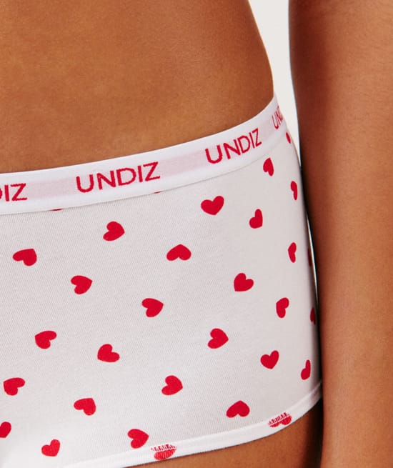 Cotton hipsters with heart motifs;