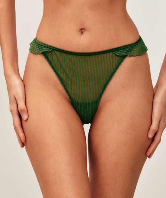 Ruffled striped mesh thong;