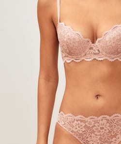 Soutien-gorge ampliforme en dentelle florale;