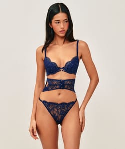 Serre taille en satin et dentelle &agrave; strass argent&eacute;s;