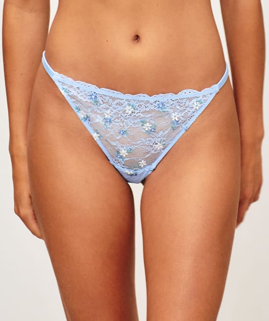 Lace and floral embroidery string;