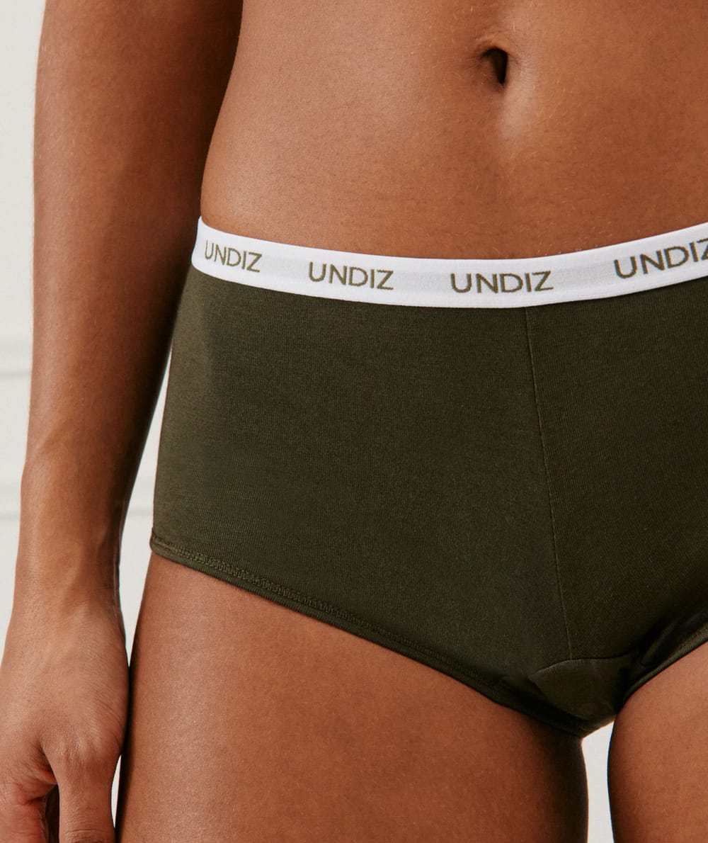 Short en algodón verde;