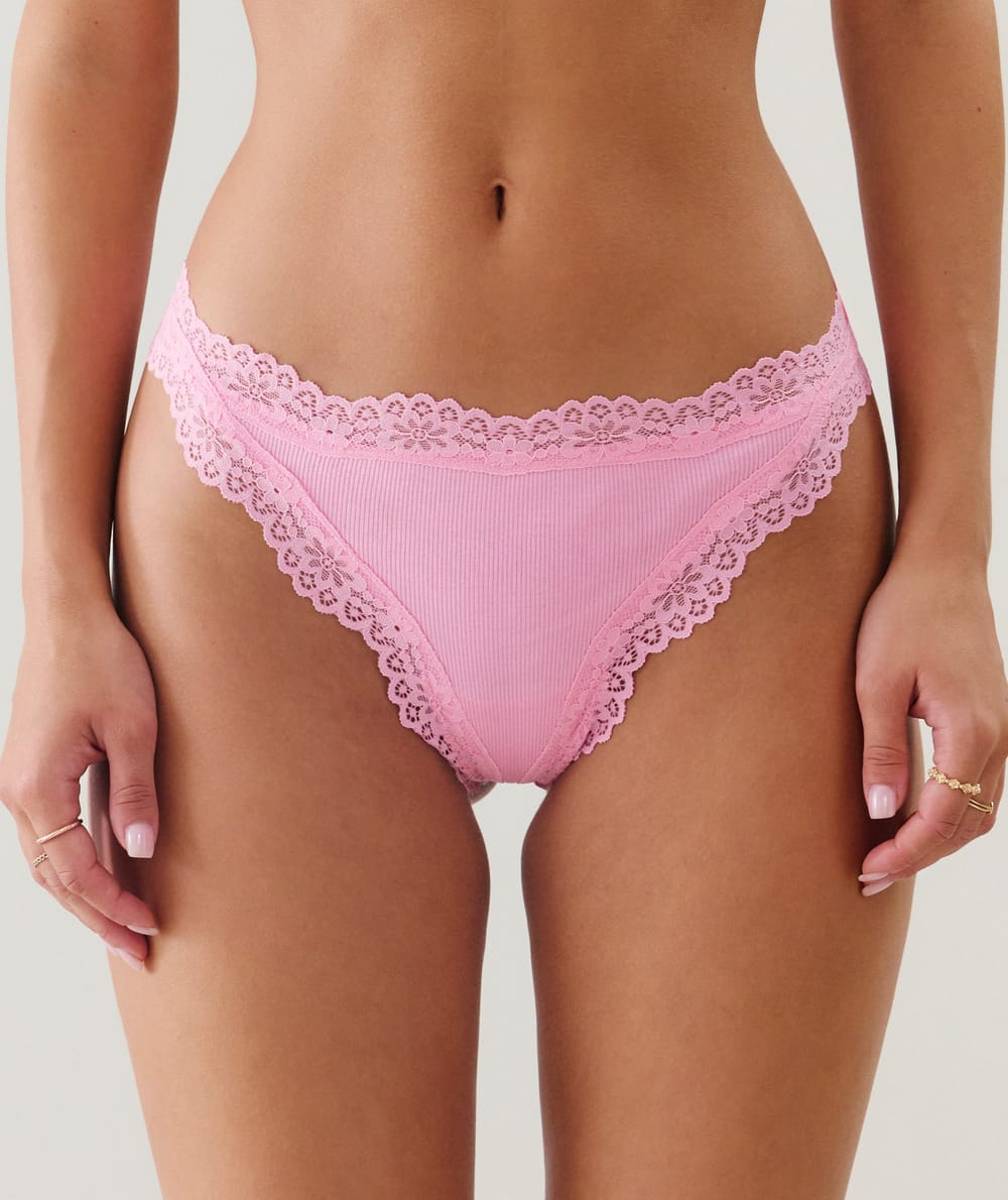 Tanga de algodón y encaje;