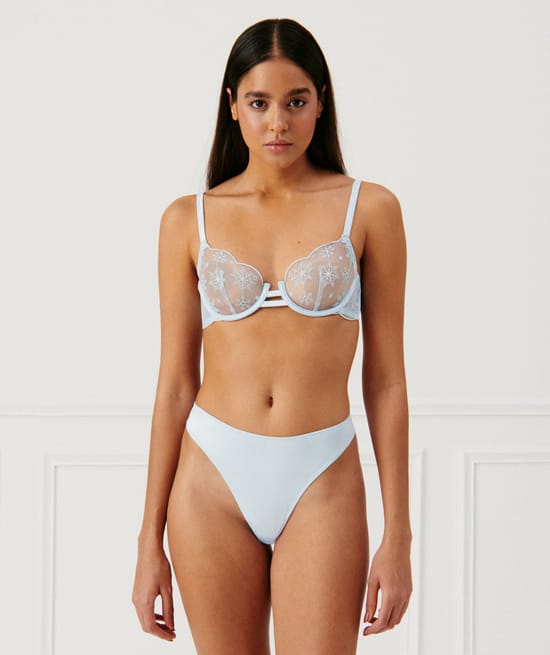 Soutien-gorge corbeille en broderie;