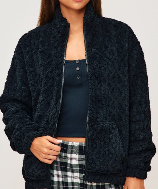 Veste en polaire torsad&eacute;e;