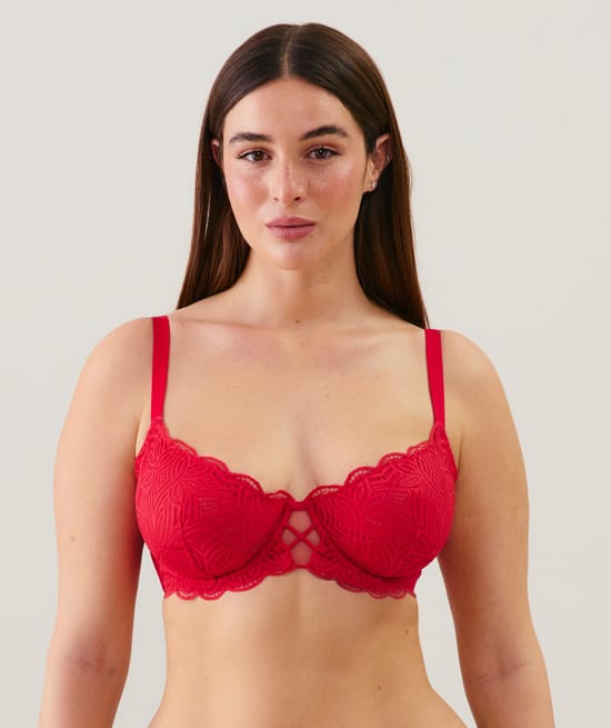 Lace balconette bra;