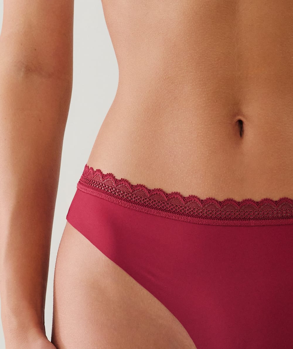 Tanga microfibre et dentelle;
