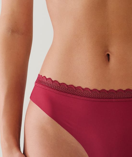 Tanga microfibra y encaje;