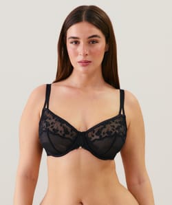 Lace balconette bra;