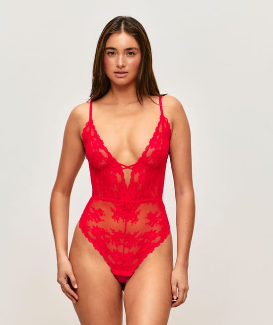 Kant body met aardbeienhanger op de rug;