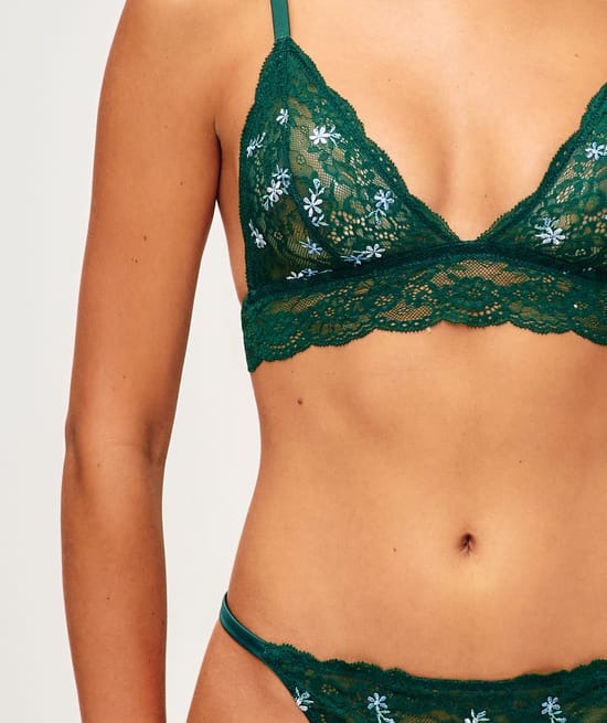 Lace and floral embroidery string;