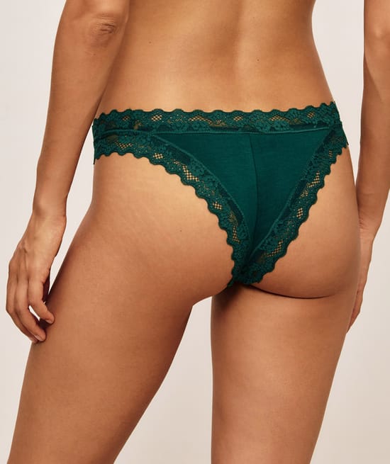 Tanga en coton et dentelle;