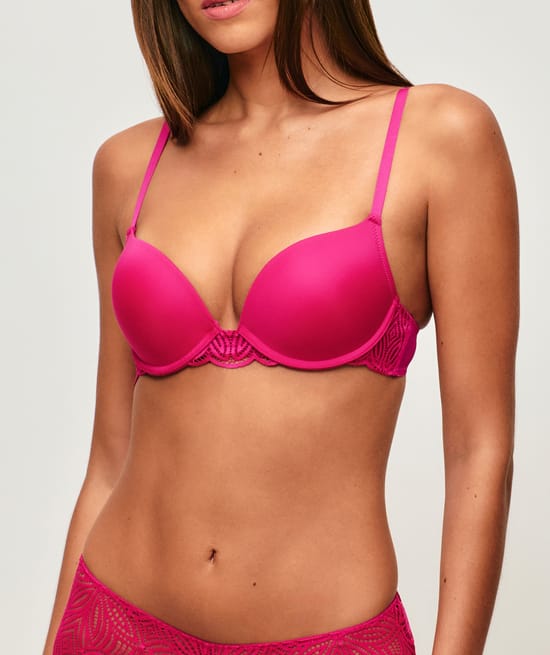 Ultra push-up lace bra;