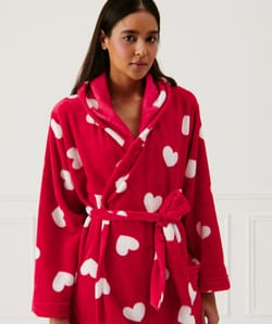 Albornoz polar de corazones;