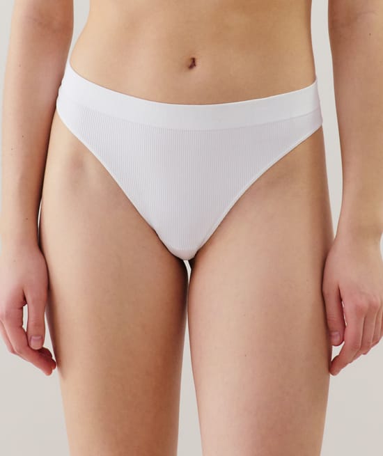 high-waisted ribbed thong;