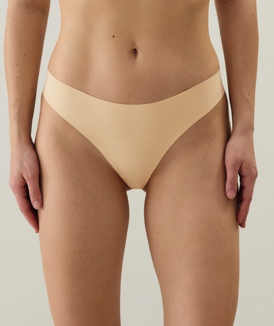 Microfibre and lace thong;