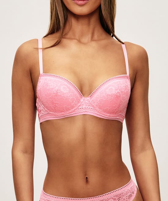 Push-up lace bra;