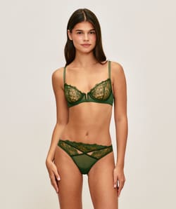 Soutien-gorge corbeille avec broderie florale;